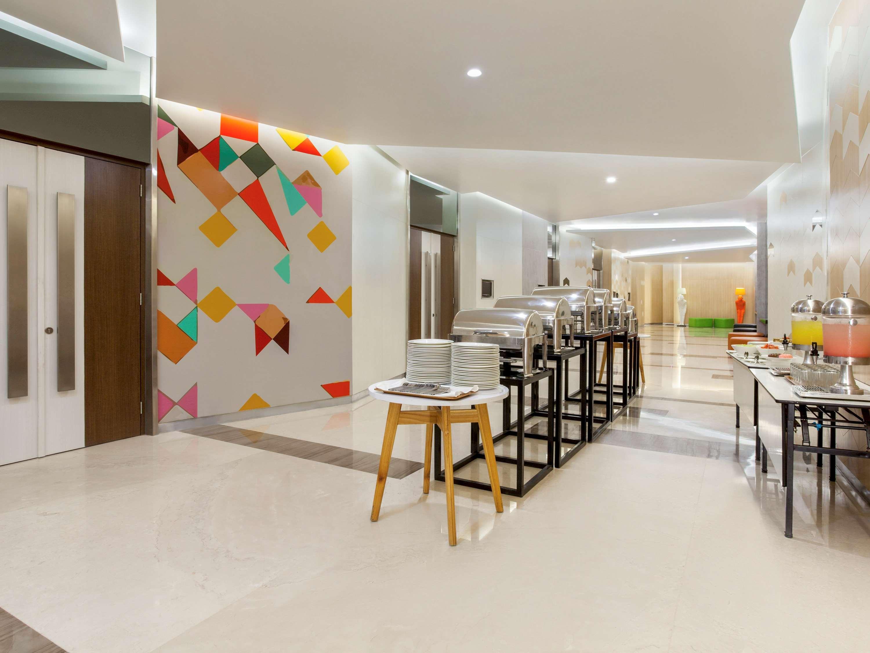 Ibis Styles Jakarta Sunter Eksteriør billede