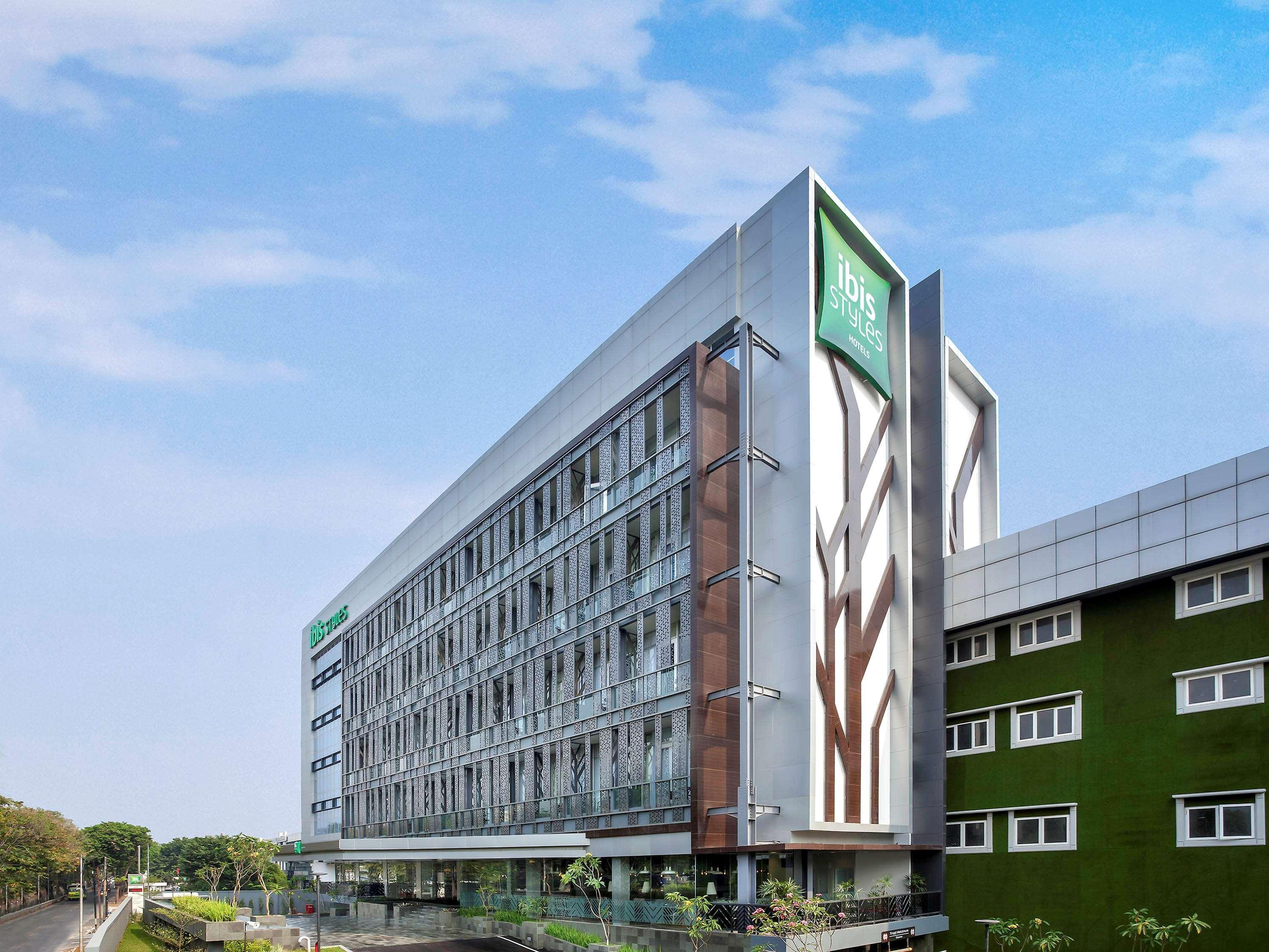 Ibis Styles Jakarta Sunter Eksteriør billede